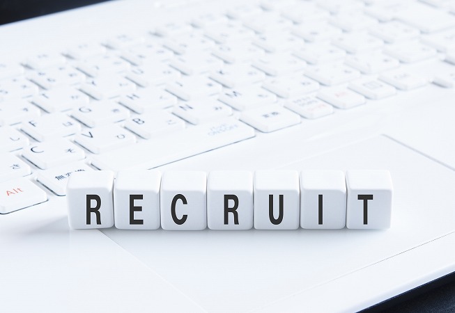RECRUIT・白ブロック