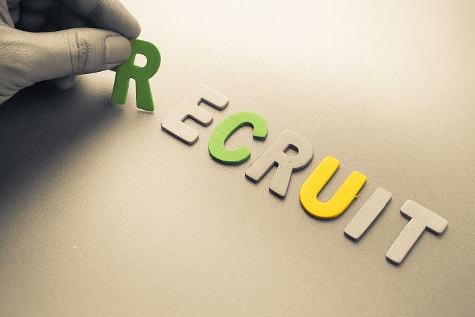 RECRUIT・R